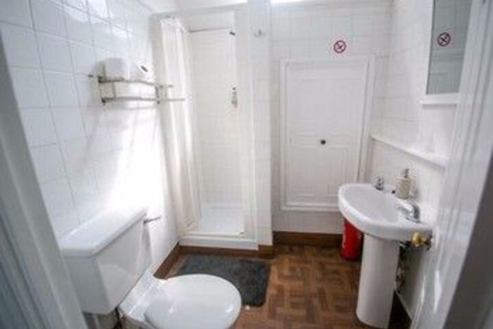 Room 10 of 81