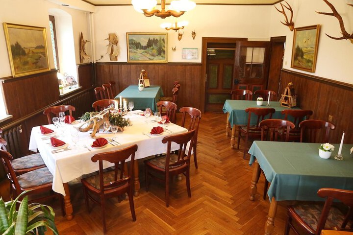 Dining 44 of 54