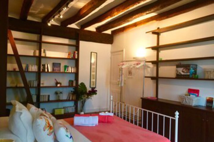 Room 143 of 274