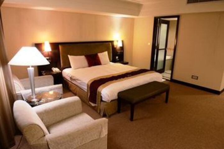 Room 44 of 82