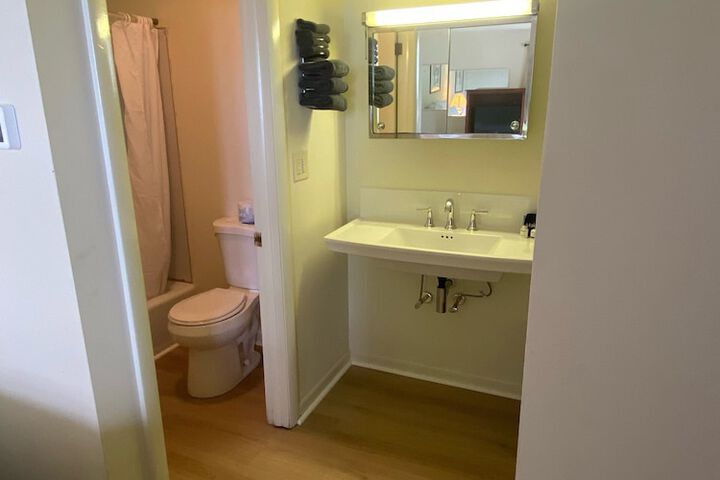 Room 158 of 205