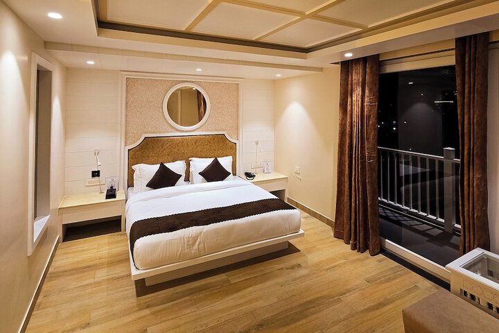 Room 13 of 48