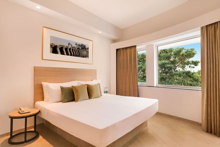 Room 5 of 40