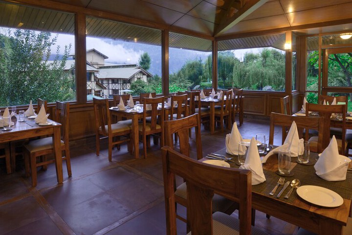 Dining 70 of 130