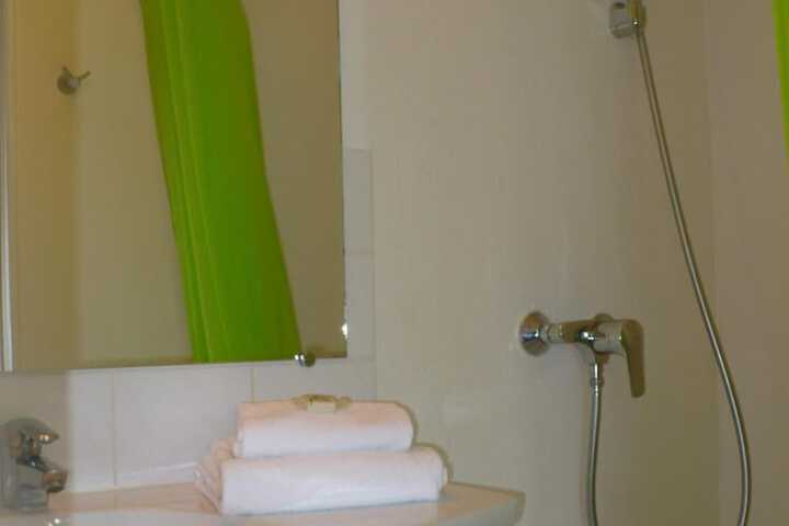 Room 19 of 29