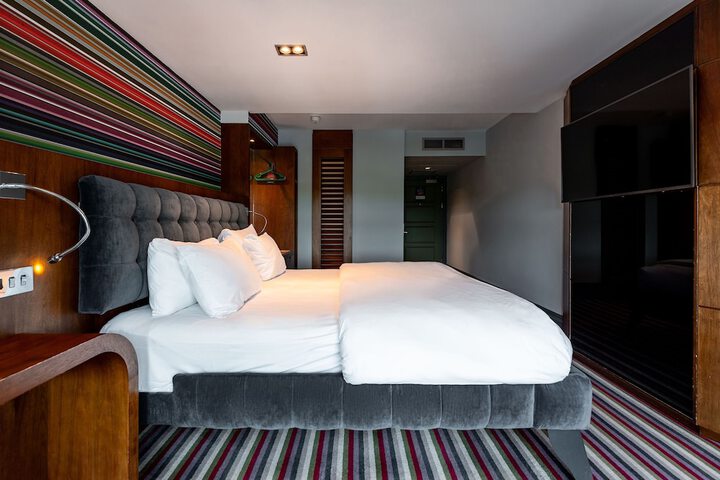Room 8 of 46