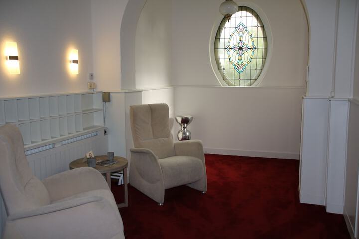 Ballroom/Hall 71 of 90