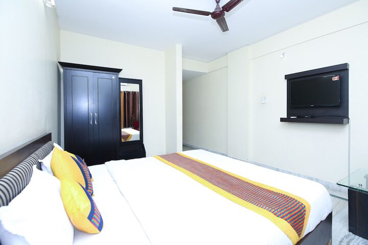 Room 6 of 24