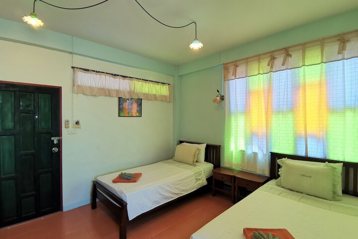 Room 11 of 30