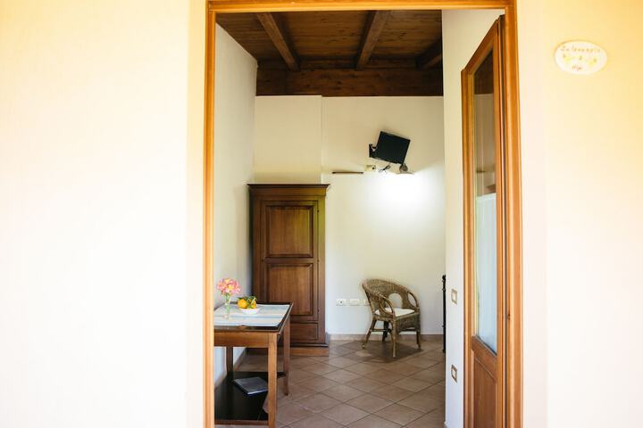 Room 6 of 90