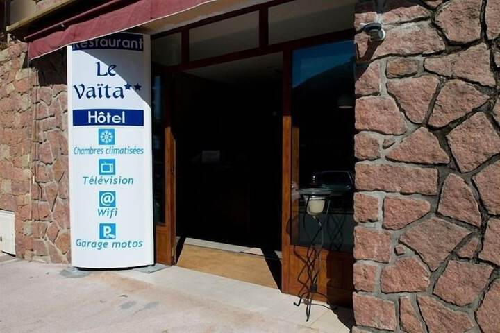 Hotel Entry