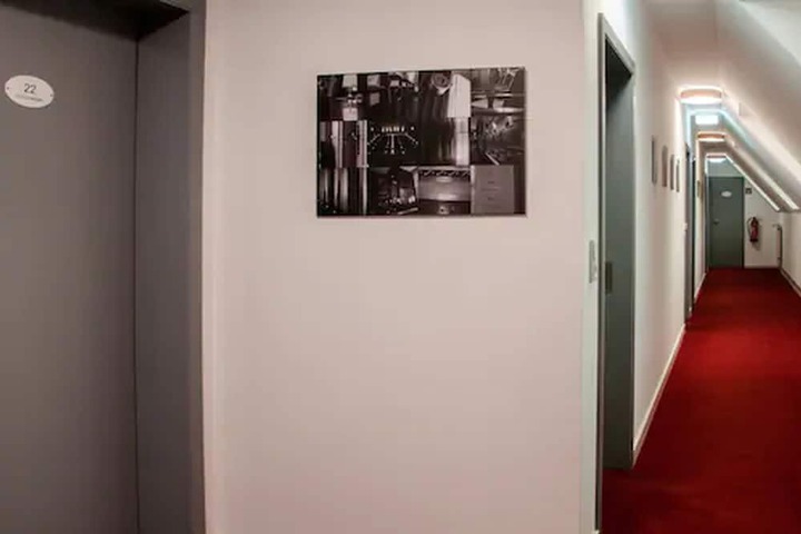 Room 12 of 49