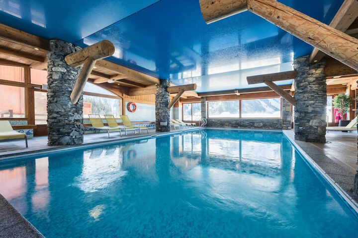 Hotel Pool