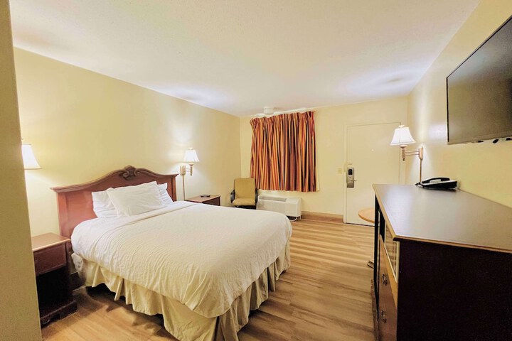 2 Queen Beds (6 of 7)