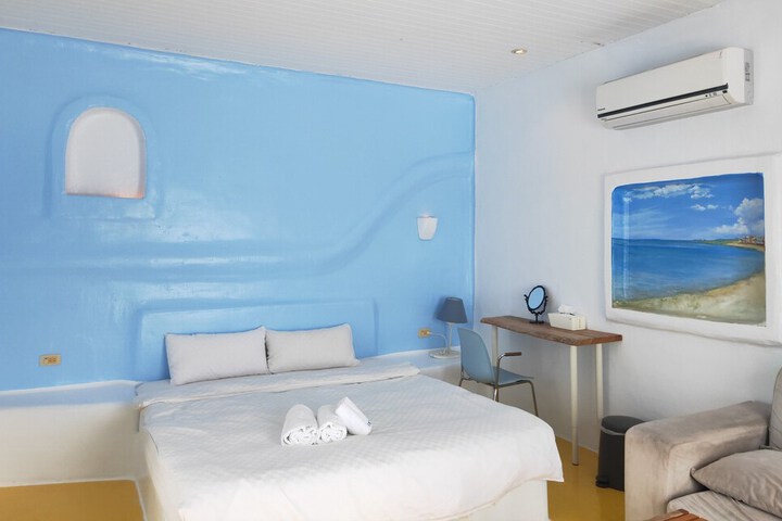 Room 8 of 18