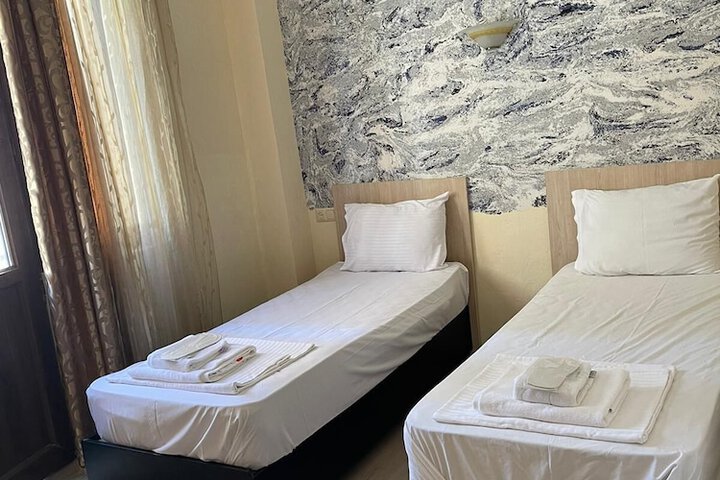 Room 8 of 63