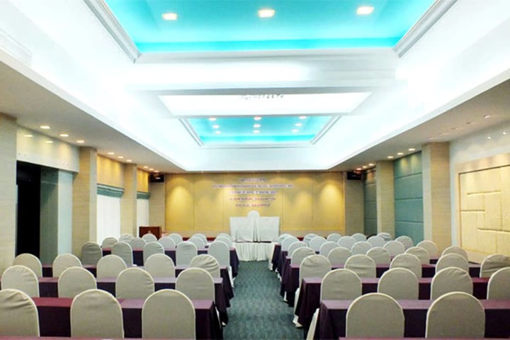 Ballroom/Hall 47 of 64