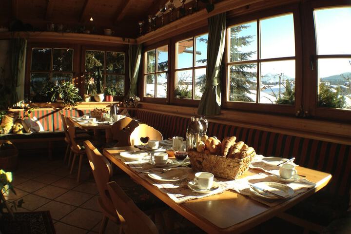 Breakfast/Coffee Service 29 of 50