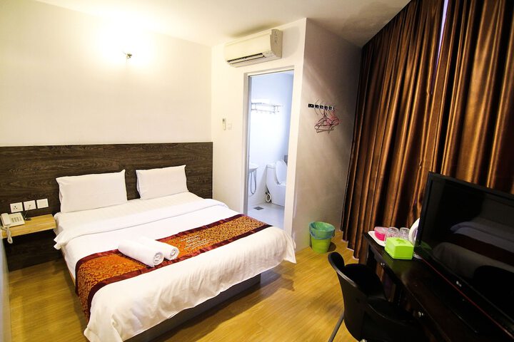 Room 10 of 36