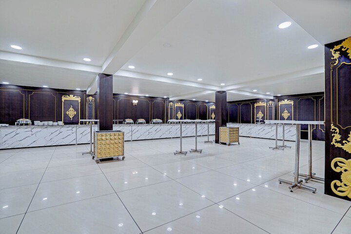 Ballroom/Hall 56 of 66