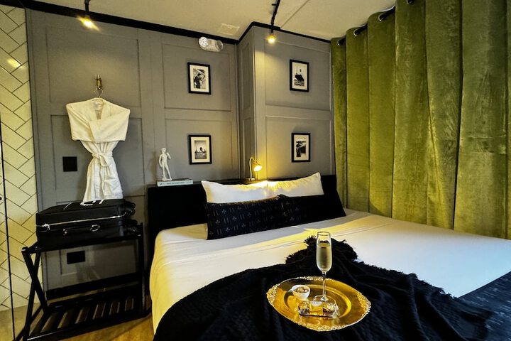 Room 40 of 99