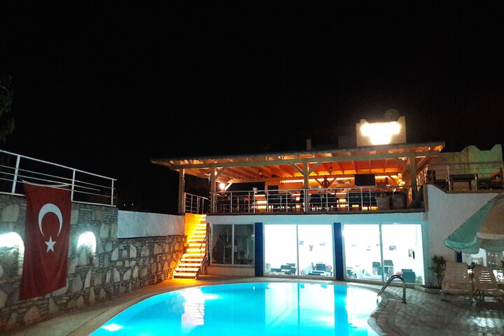 Pool 14 of 48