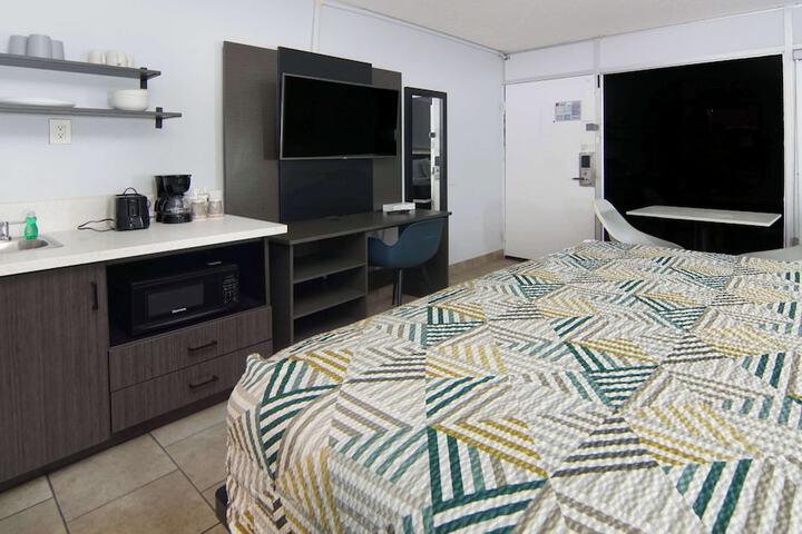 Room 16 of 39