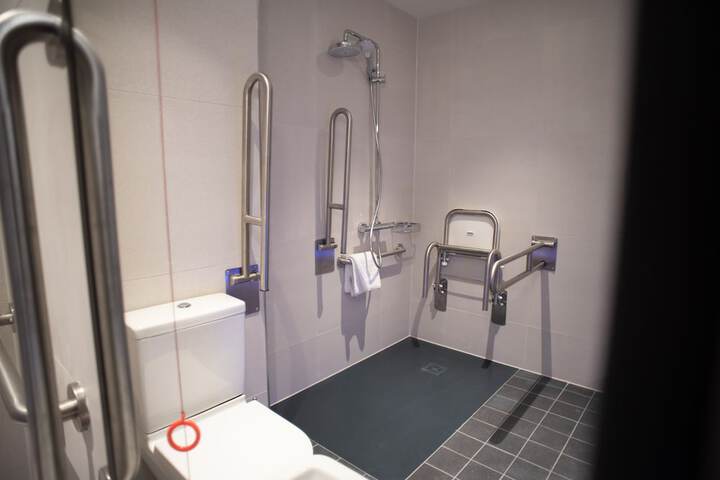 Room 42 of 72