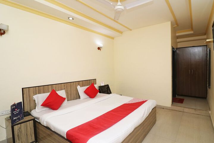 Room 12 of 21
