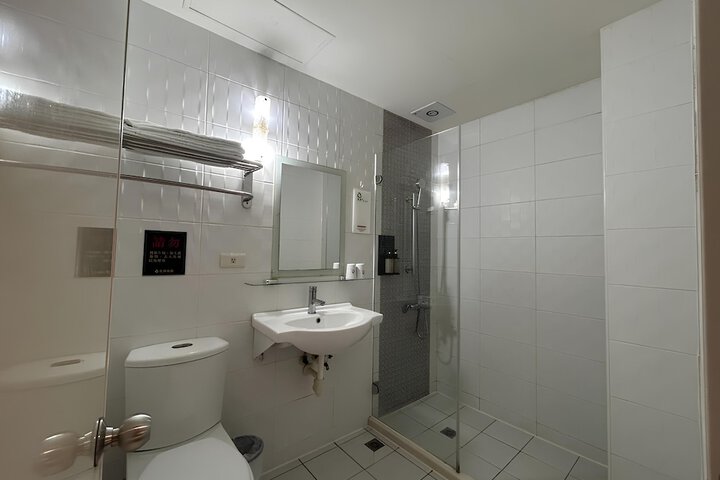 Room 26 of 48