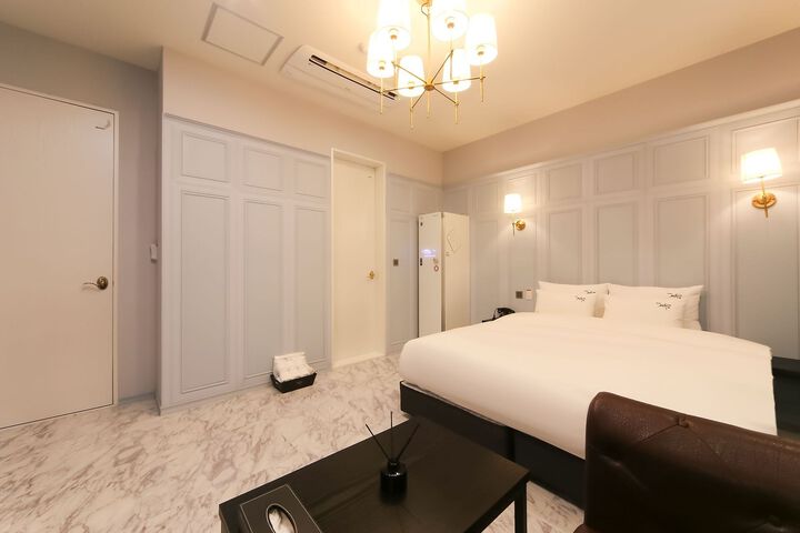 Room 71 of 152
