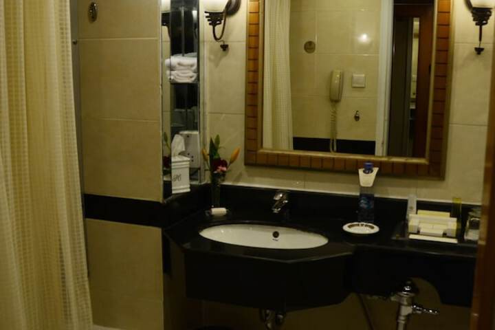 Room 40 of 80