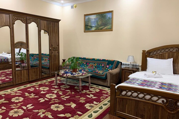 Room 16 of 32
