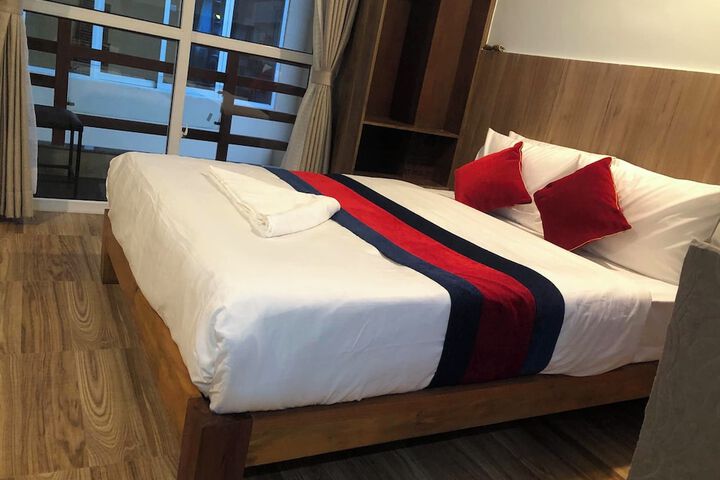 Room 10 of 48