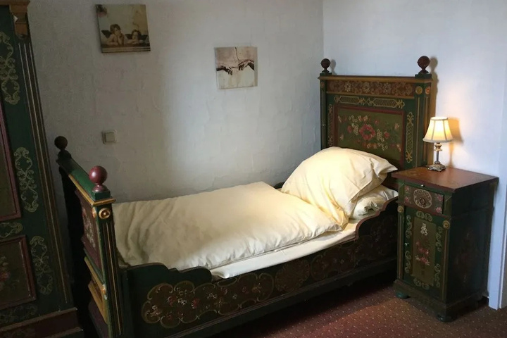 Room 3 of 11