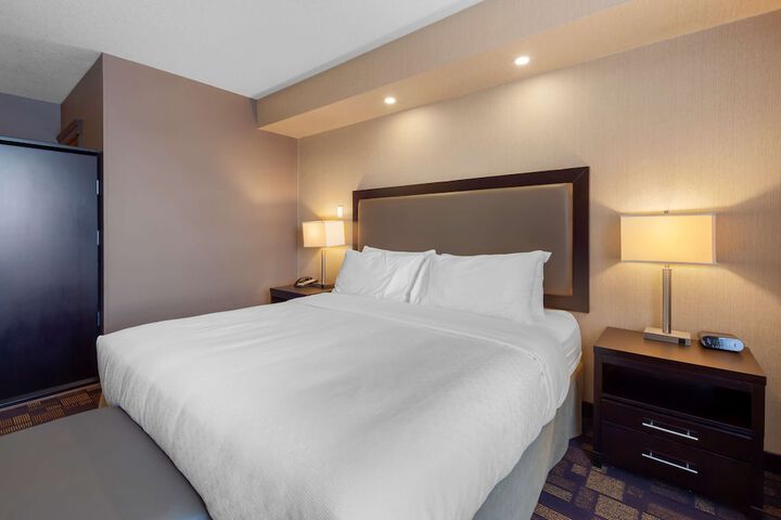 Room 5 of 44