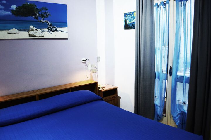 Room 4 of 61
