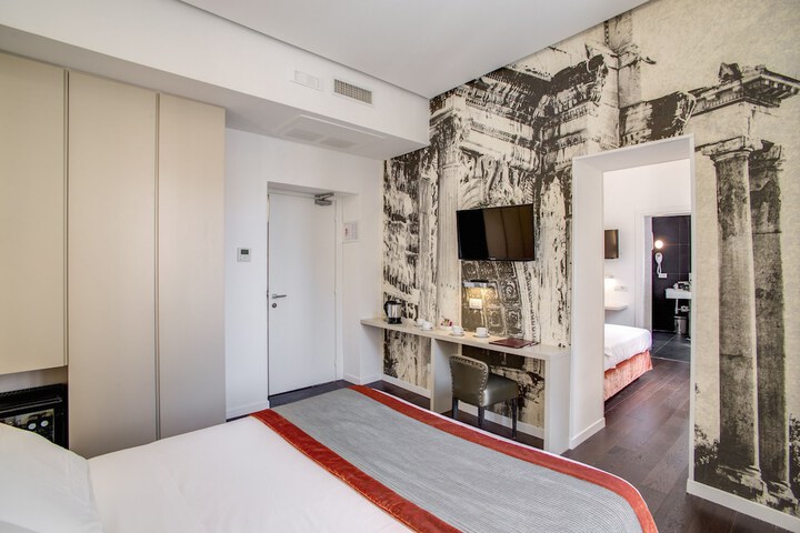 Room 32 of 238