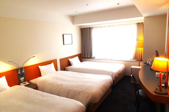 Room 15 of 48