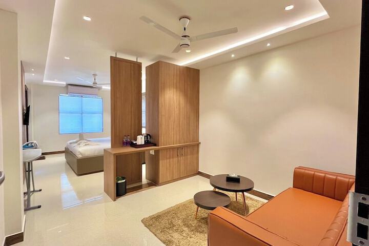 Room 53 of 97