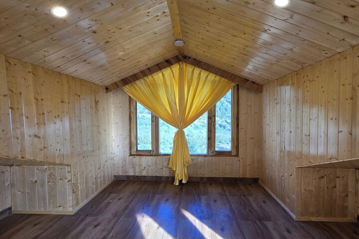 Room 43 of 110