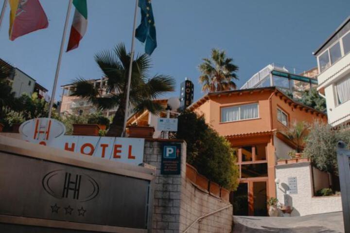 Halykos Hotel