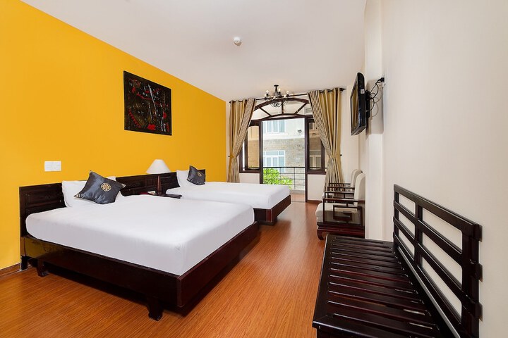 Room 8 of 35
