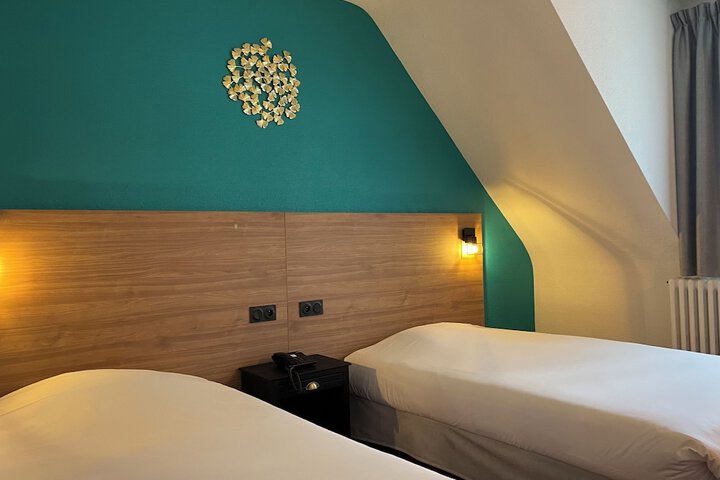 Room 33 of 54