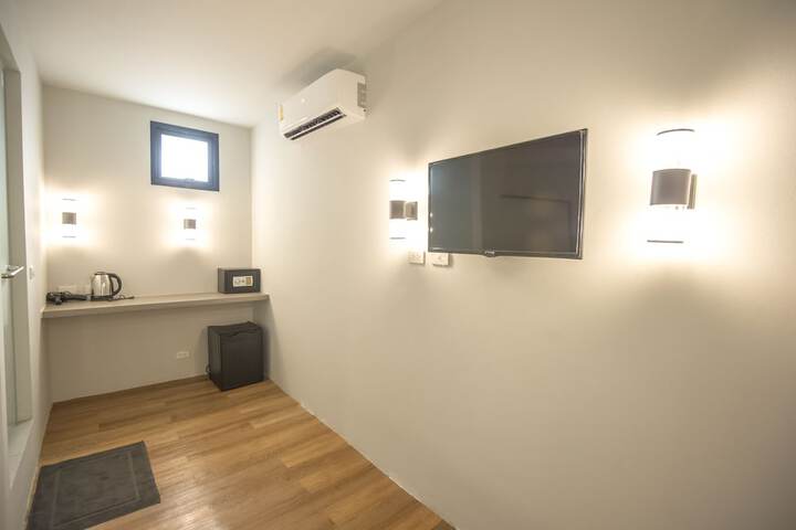 Room 10 of 68