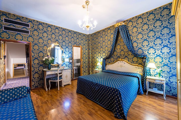 Room 4 of 87