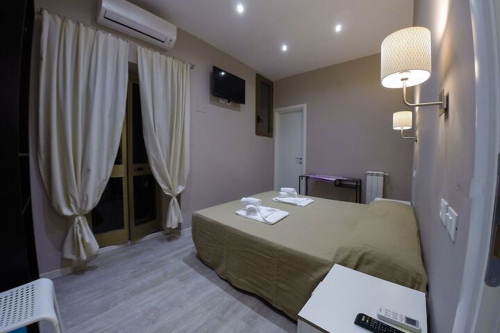 Room 2 of 17
