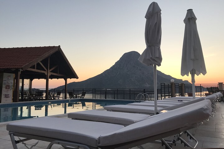 Pools & Facilities