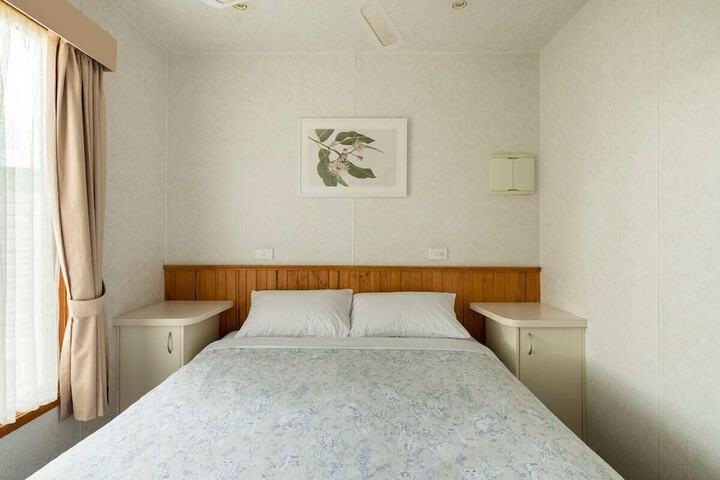 Room 6 of 229