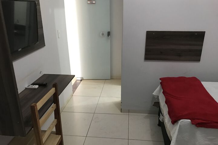 Room 10 of 27